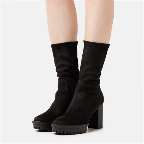 Stivaletto in suede in Beige da Donna